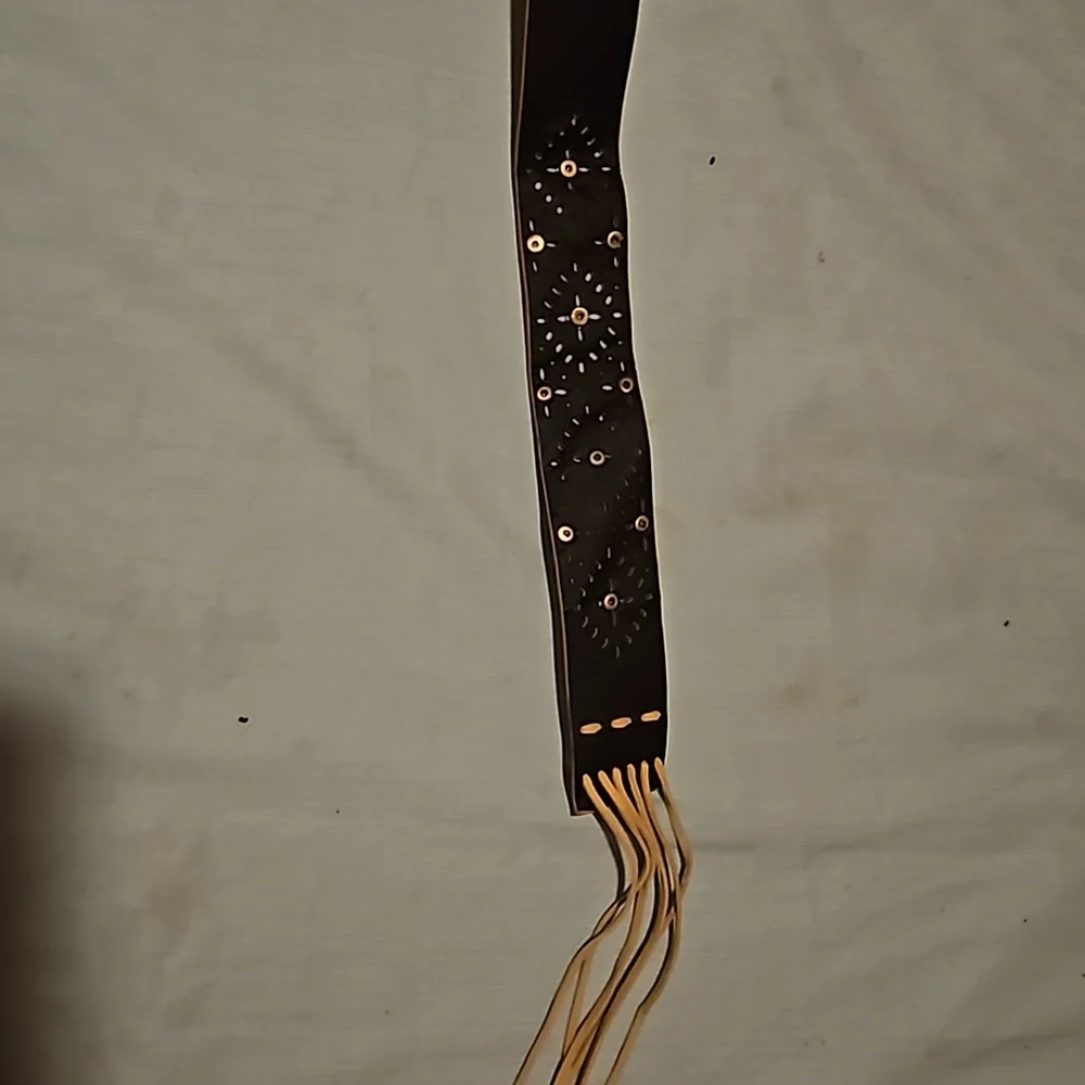 Kids leather belt with fringe at ends
